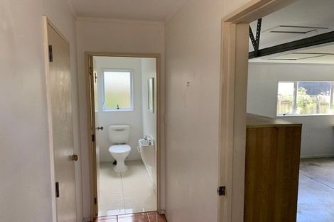 Photo of property in 1/18 Peach Road, Glenfield, Auckland, 0629