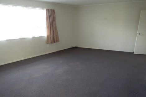 Photo of property in 4 St Catherine Crescent, West Harbour, Auckland, 0618
