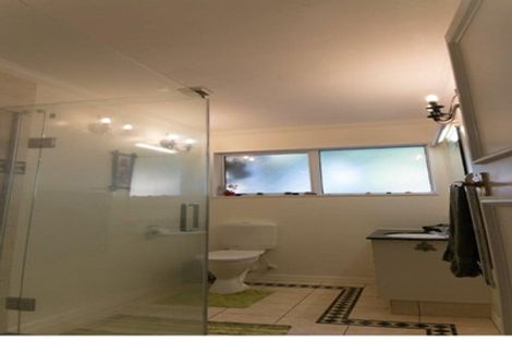 Photo of property in 1 Churton Drive, Churton Park, Wellington, 6037