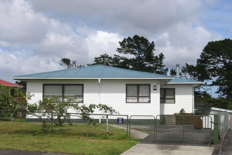 Photo of property in 50 Paragon Avenue, Beach Haven, Auckland, 0626