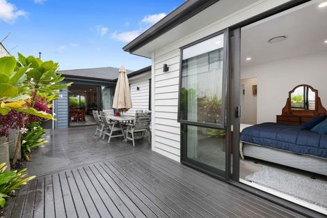 Photo of property in 61 Godfrey Drive, Orewa, 0931