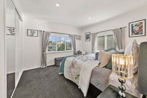 Photo of property in 84 Shaw Road, Oratia, Auckland, 0604