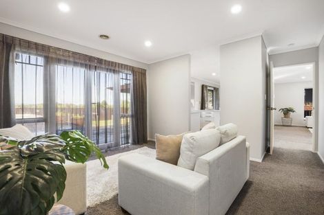 Photo of property in 49 Ayrshire Drive, Grandview Heights, Hamilton, 3200