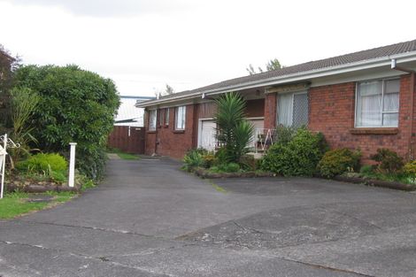 Photo of property in 1/27 Poinsettia Place, Henderson, Auckland, 0610