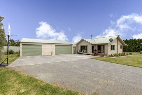 Photo of property in 280 Corbett Road, Paraite, New Plymouth, 4373