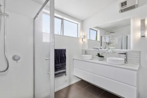 Photo of property in 40a Matakatia Parade, Matakatia, Whangaparaoa, 0930