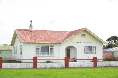 Photo of property in 85 Domett Street, Waitara, 4320