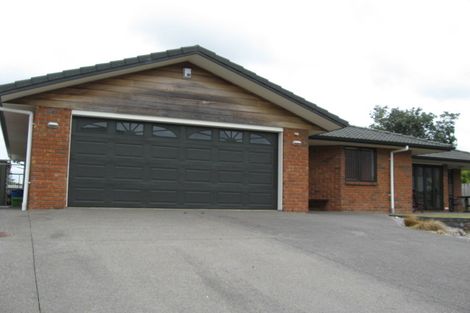 Photo of property in 16 Watervista Place, Mangere Bridge, Auckland, 2022