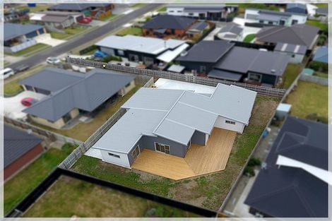 Photo of property in 19 Forbes Road, Foxton Beach, Foxton, 4815