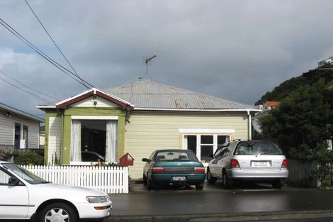 Photo of property in 17 Cruickshank Street, Kilbirnie, Wellington, 6022