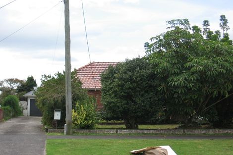 Photo of property in 6 Archlynn Road, Kelston, Auckland, 0602
