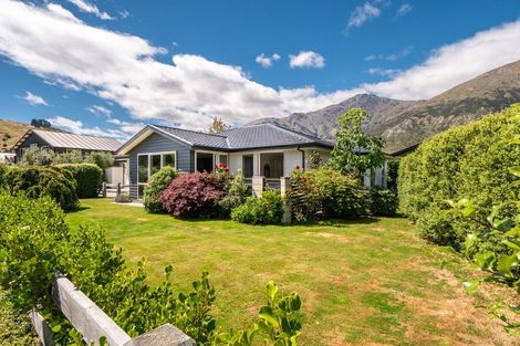 Photo of property in 10 Coburn Place, Lake Hayes, Queenstown, 9304