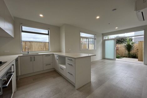 Photo of property in 3/2 Moor Avenue, Te Atatu Peninsula, Auckland, 0610