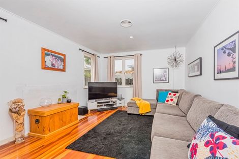 Photo of property in 12 Adriatic Avenue, Henderson, Auckland, 0612