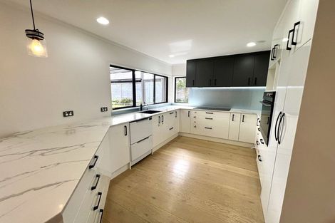 Photo of property in 9 West Fairway, Golflands, Auckland, 2013