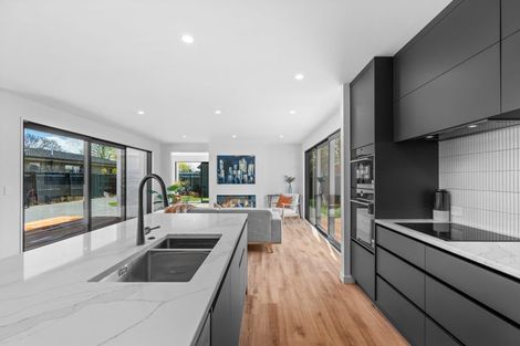 Photo of property in 112a Paparoa Street, Papanui, Christchurch, 8053