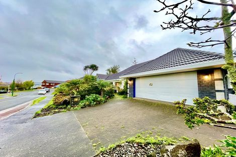 Photo of property in 12 Manu Place, Pinehill, Auckland, 0632