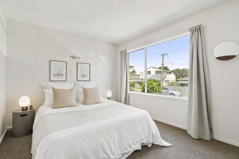 Photo of property in 1/22 North Avenue, Narrow Neck, Auckland, 0624