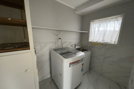 Photo of property in 15 Doone Place, Massey, Auckland, 0614