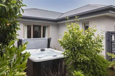 Photo of property in 7 Ashtead Lane, Sockburn, Christchurch, 8042