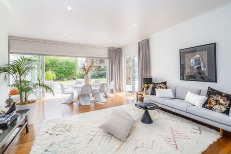 Photo of property in 16 Main Street, Greytown, 5712