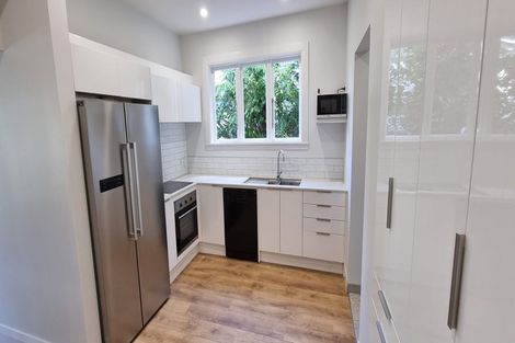 Photo of property in 16 Raroa Road, Kelburn, Wellington, 6012