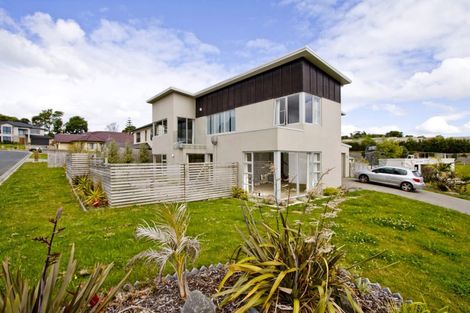 Photo of property in 3 Harrowglen Drive, Northcross, Auckland, 0632