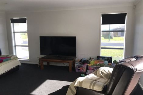 Photo of property in 37 Piata Street, Papamoa Beach, Papamoa, 3118