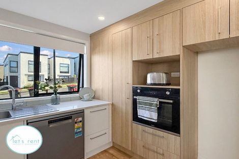 Photo of property in 2 Tima Lane, Mangere Bridge, Auckland, 2022