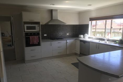 Photo of property in 12 Glanmire Place, Flat Bush, Auckland, 2016