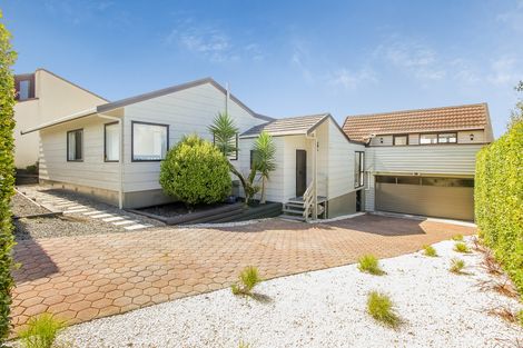 Photo of property in 189 West Harbour Drive, West Harbour, Auckland, 0618