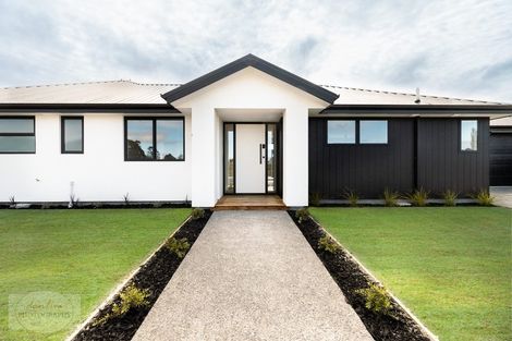 Photo of property in 29 Woodford Avenue, Woodend, 7610