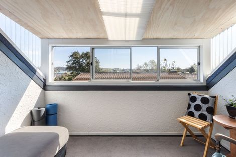 Photo of property in 4 Bristol Street, Tamatea, Napier, 4112