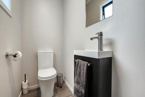 Photo of property in 24 Hokioi Drive, Kenepuru, Porirua, 5022