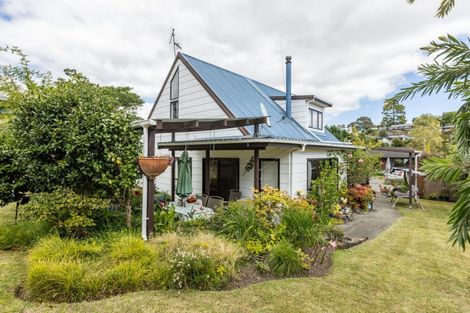 Photo of property in 58 James Cook Street, Havelock North, 4130