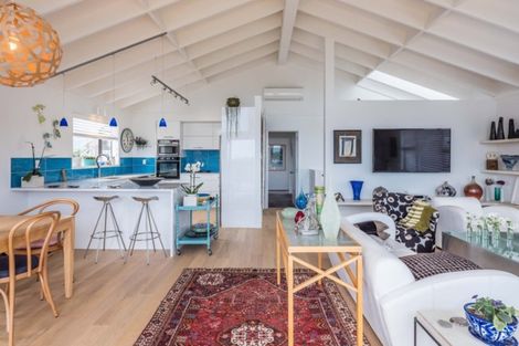 Photo of property in 106 Field Way, Waikanae Beach, Waikanae, 5036