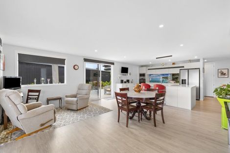 Photo of property in 6 Park Crescent, Mangawhai Heads, Mangawhai, 0505