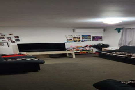 Photo of property in 2/27 Miro Street, New Lynn, Auckland, 0600