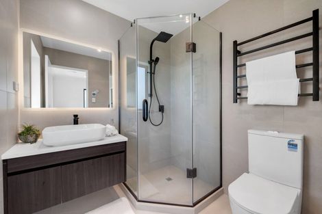 Photo of property in 14 Parkmore Drive, Rosehill, Papakura, 2113