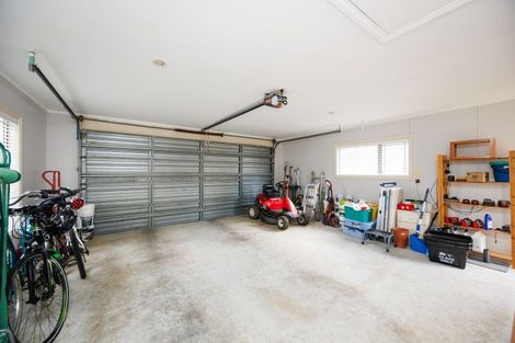 Photo of property in 27 Royal Oak Drive, Kelvin Grove, Palmerston North, 4414