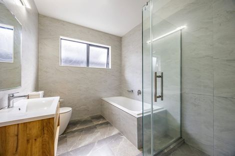 Photo of property in 91 Nobilo Road, Kumeu, 0810