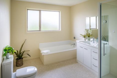 Photo of property in 7 Catlins Glen, Aotea, Porirua, 5024