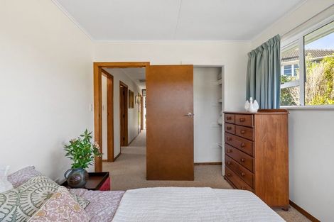 Photo of property in 11 Ryan Grove, Tawa, Wellington, 5028