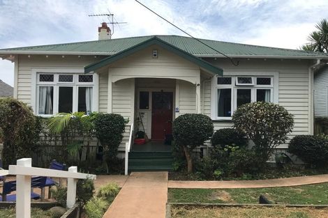 Photo of property in 2/32 Aramoana Avenue, Devonport, Auckland, 0624