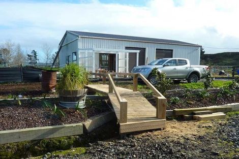 Photo of property in 15 Newcombe Road, Otaua, Waiuku, 2682