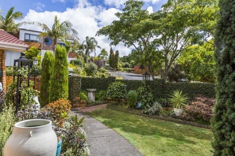 Photo of property in 19 Portsea Place, Chatswood, Auckland, 0626