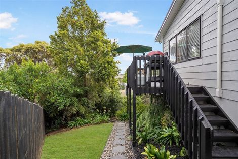 Photo of property in 18 George Laurenson Lane, Mount Roskill, Auckland, 1041
