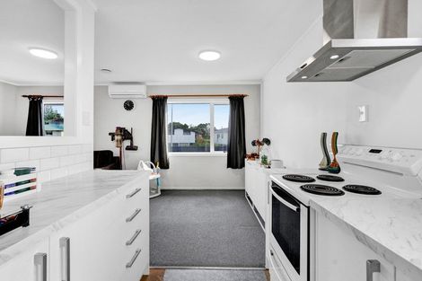 Photo of property in 6 Camellia Avenue, Bell Block, New Plymouth, 4312