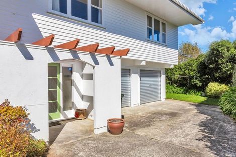 Photo of property in 11 Zande Terrace, Tawa, Wellington, 5028