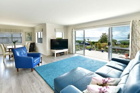 Photo of property in 1333 Whangaparaoa Road, Army Bay, Whangaparaoa, 0930